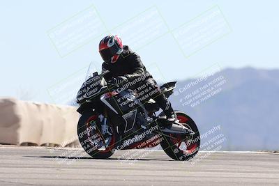 media/Oct-13-2025-Moto Forza (Mon) [[a66d839500]]/3-B Group/Session 4 (Turn 9)/